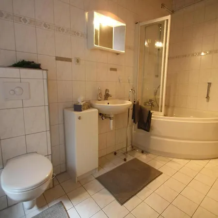 Doppelhaushaelfte, Glave