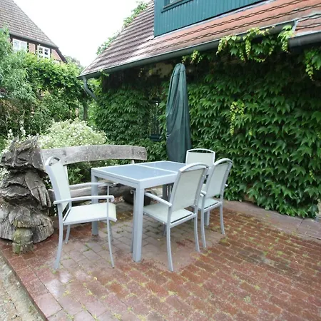 Doppelhaushaelfte, Semesterbostad